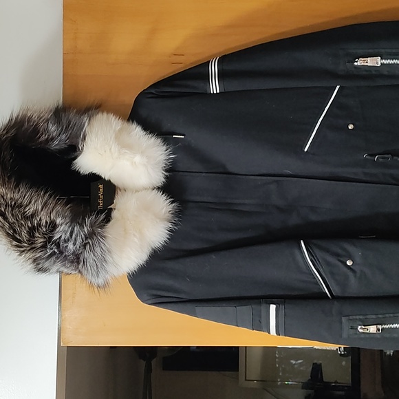 Parka coat, with real Fox collar, brought at Macy's The Fur Vault. - Picture 2 of 8